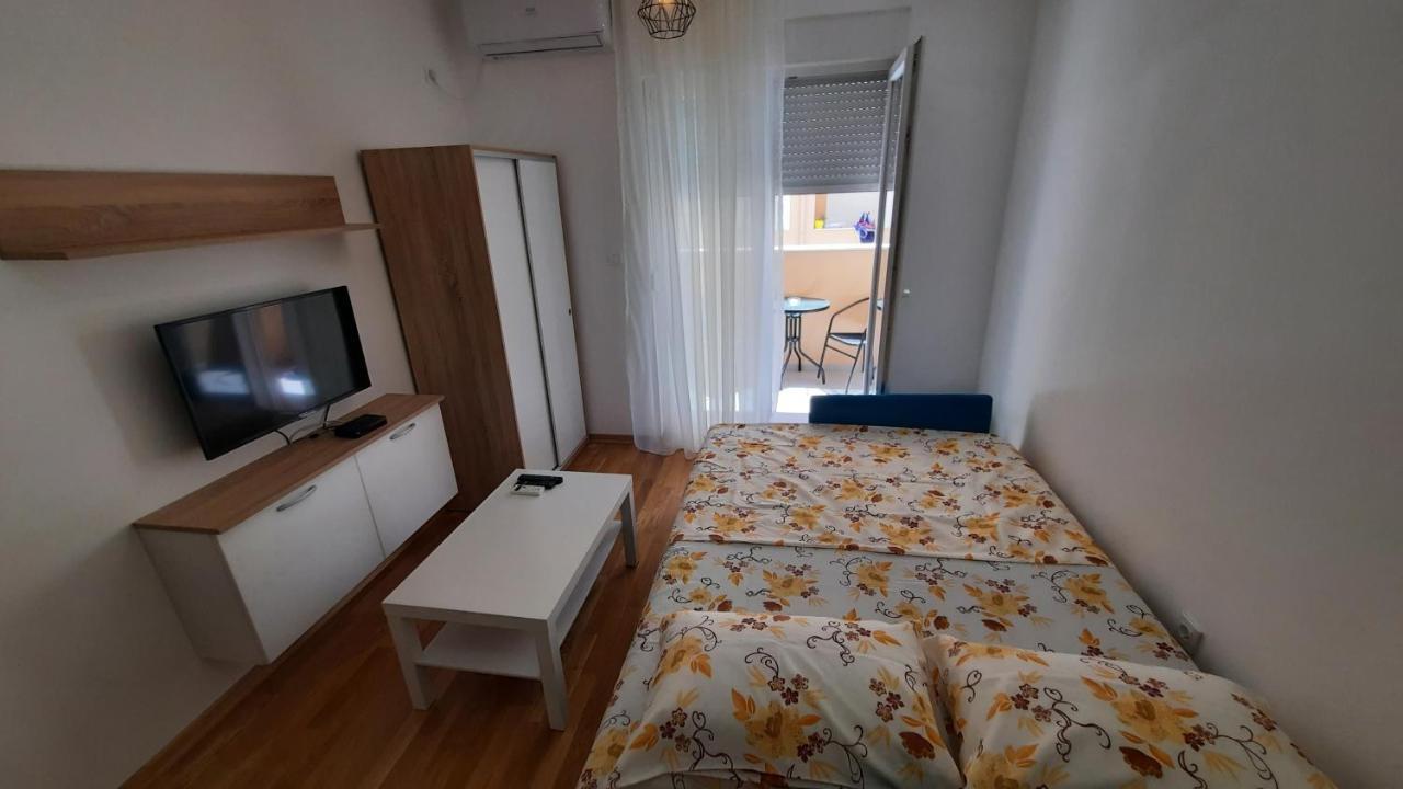 Apartman Seka Lägenhet Podgorica Exteriör bild